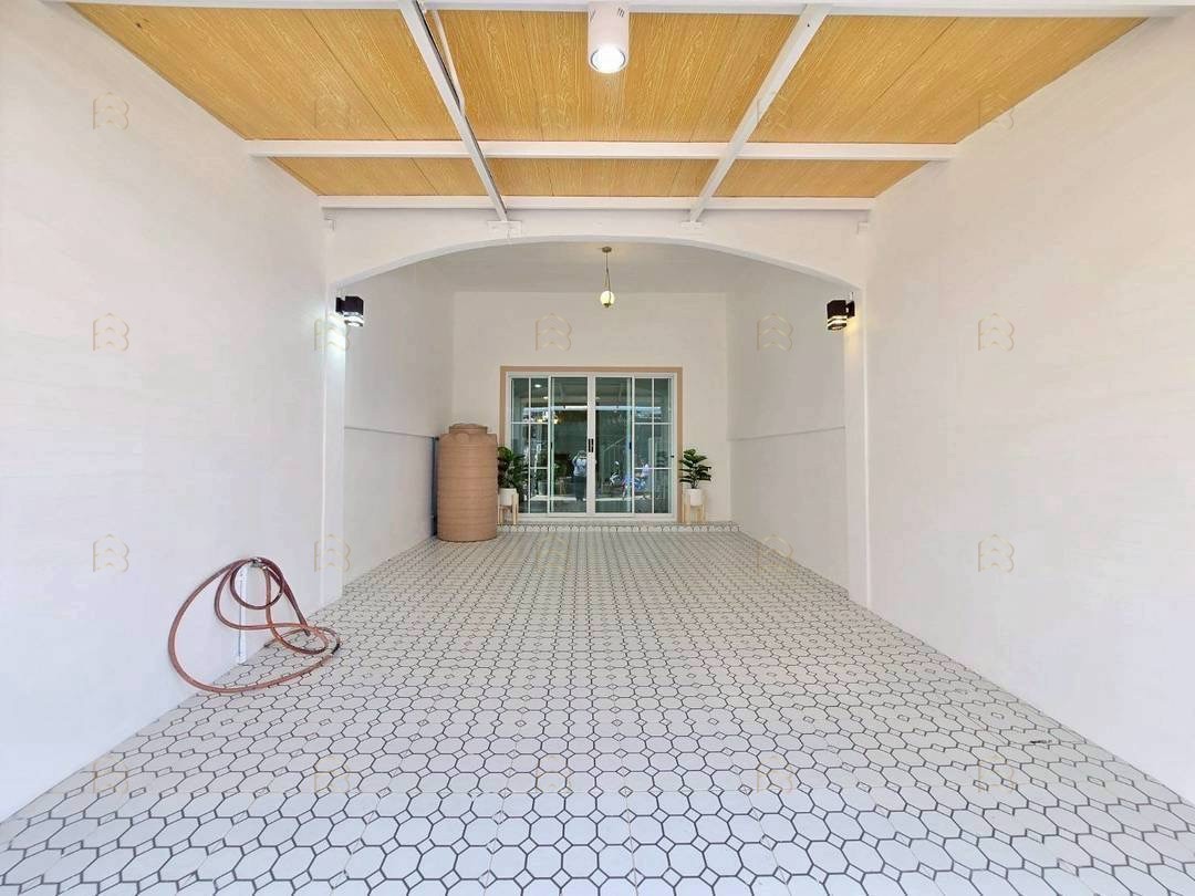 ขายทาวน์เฮ้าส์ 2 ชั้น ปิยวรารมย์ เฟส 2 ถนนเมน ตกแต่งใหม่พร้อมเฟอร์ฯ เพียง 1.49 ล้าน ฟรีโอน! - Image 3