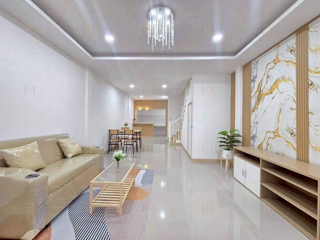 ขายทาวน์เฮ้าส์ 2 ชั้น ปิยวรารมย์ เฟส 2 ถนนเมน ตกแต่งใหม่พร้อมเฟอร์ฯ เพียง 1.49 ล้าน ฟรีโอน! - Image 5