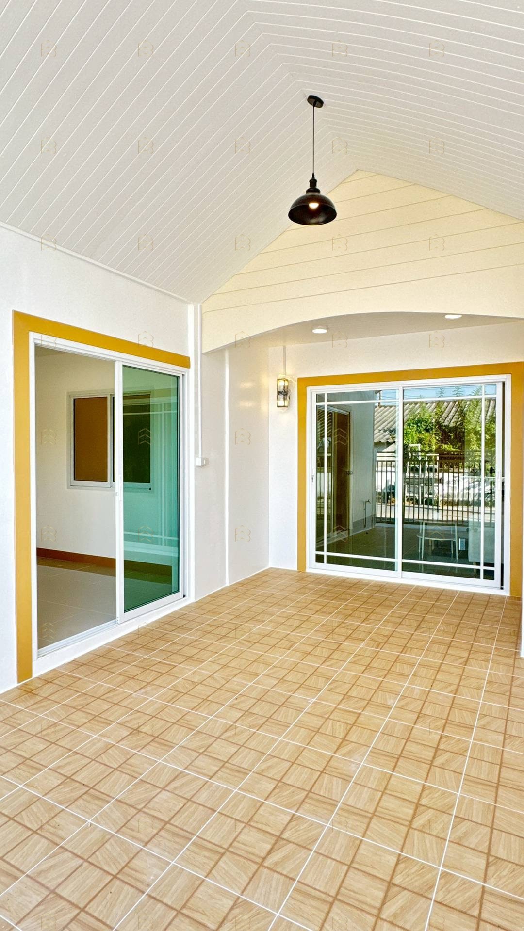 ขายทาวน์เฮาส์ชั้นเดียว หมู่บ้านตะวันงาม ซอยกันตนา บางใหญ่ แต่งใหม่พร้อมอยู่ หน้าบ้านไม่ชนใคร - Image 3