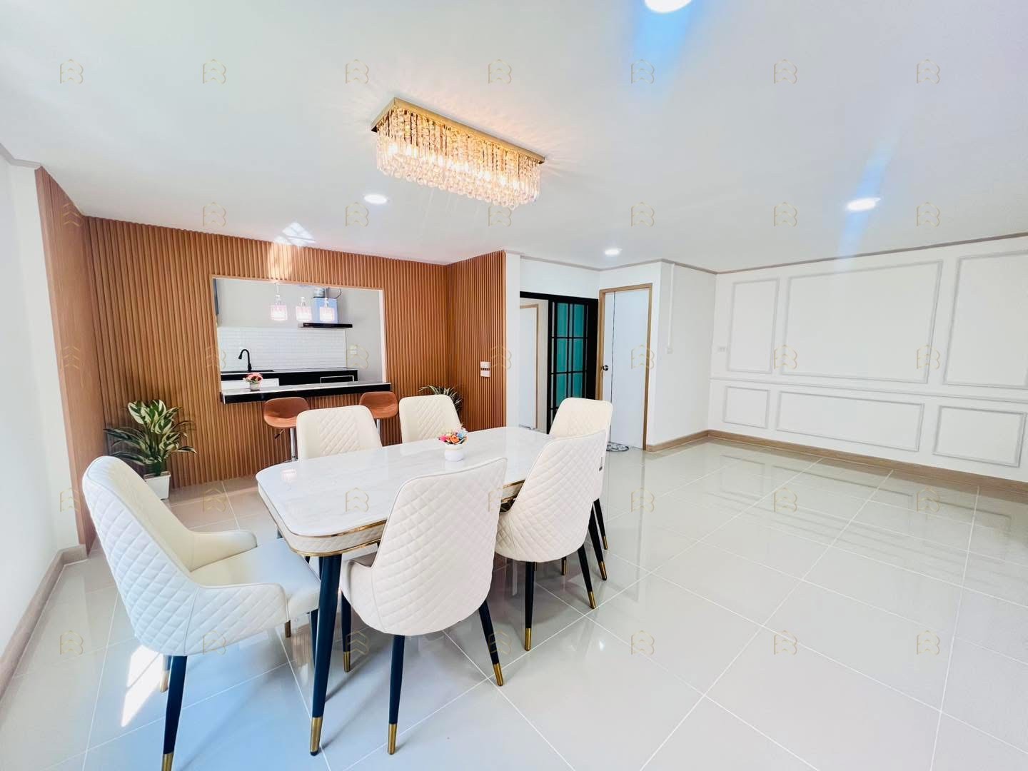 For sale: Modern renovation | 40 sq.wa | 4br 3ba | walk-in closet | fully furnished | 300m from rattanathibet rd - Image 4