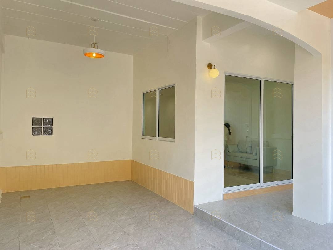 ขายทาวน์เฮาส์ 2 ชั้น หมู่บ้านปิยวรารมย์ 1 บางกรวย-ไทรน้อย เนื้อที่กว้าง 22 ตร.ว. ถนนเมนค้าขายได้ - Image 3