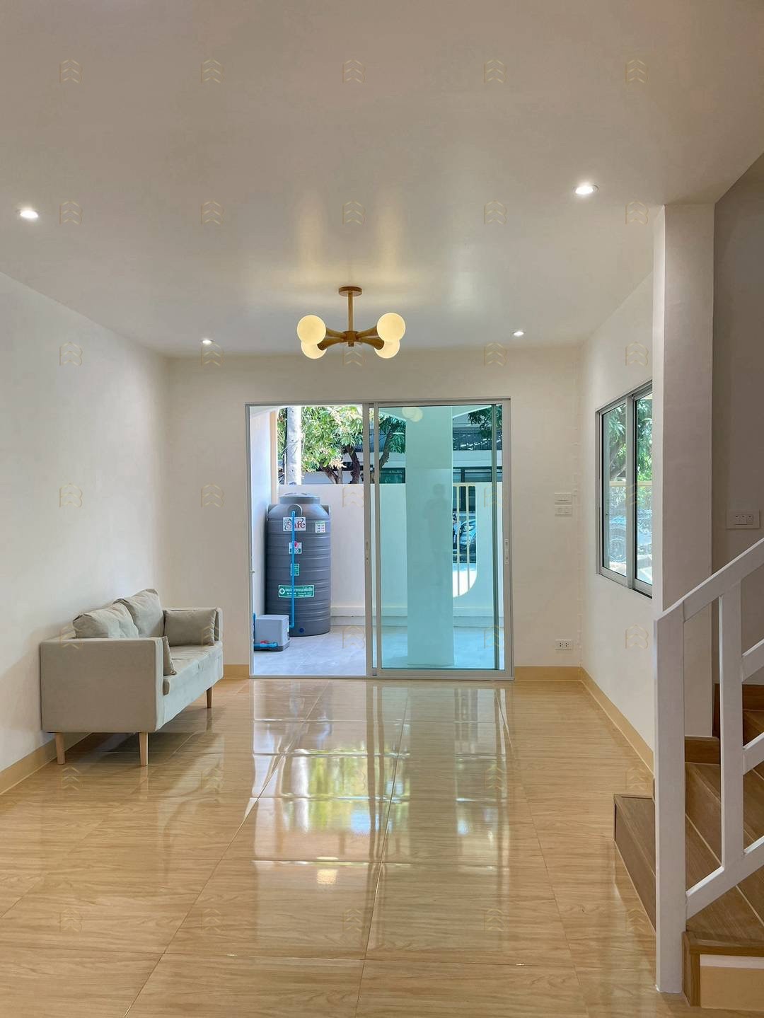 ขายทาวน์เฮาส์ 2 ชั้น หมู่บ้านปิยวรารมย์ 1 บางกรวย-ไทรน้อย เนื้อที่กว้าง 22 ตร.ว. ถนนเมนค้าขายได้ - Image 5