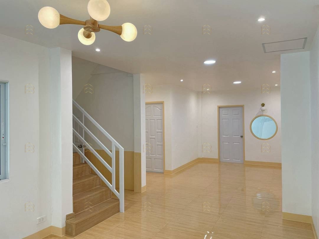 ขายทาวน์เฮาส์ 2 ชั้น หมู่บ้านปิยวรารมย์ 1 บางกรวย-ไทรน้อย เนื้อที่กว้าง 22 ตร.ว. ถนนเมนค้าขายได้ - Image 6