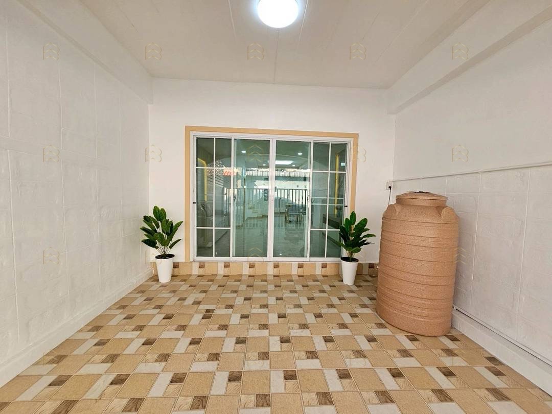 ขายทาวน์เฮ้าส์ 2 ชั้น หมู่บ้านบัวทองธานี ทำเลดีต้นโครงการ เดินทางสะดวกใกล้ท่ารถตู้และถนนกาญจนาภิเษก - Image 3