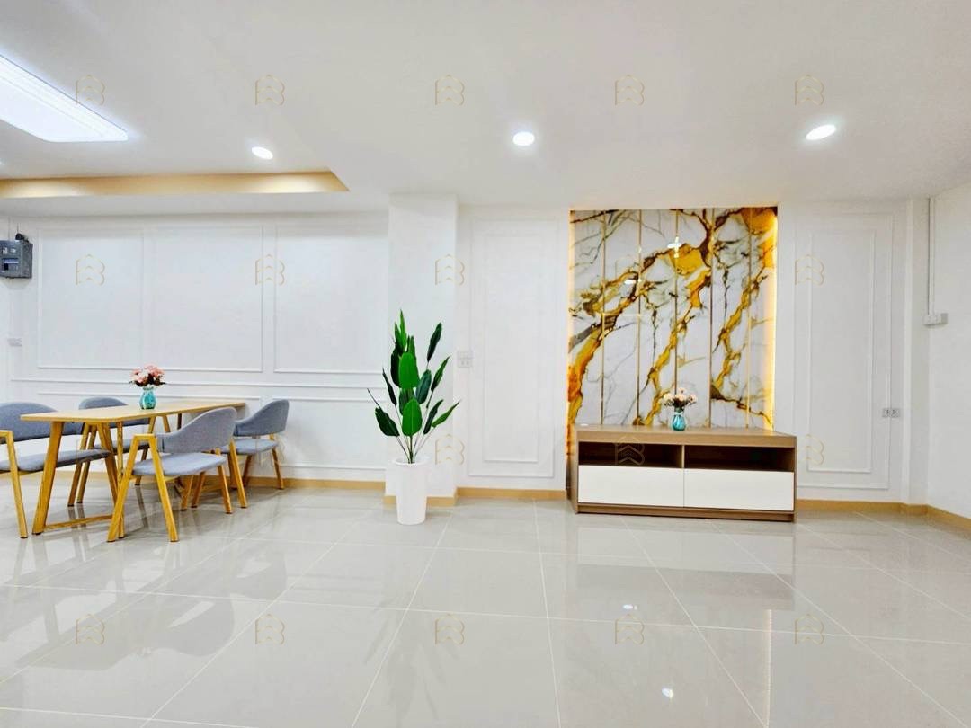 ขายทาวน์เฮ้าส์ 2 ชั้น หมู่บ้านบัวทองธานี ทำเลดีต้นโครงการ เดินทางสะดวกใกล้ท่ารถตู้และถนนกาญจนาภิเษก - Image 9