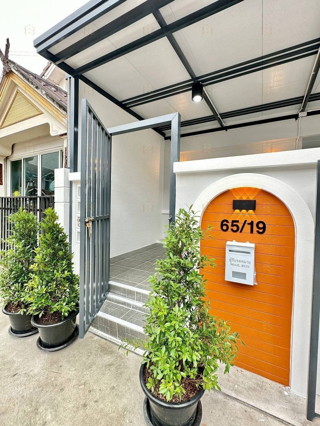 ขายทาวน์เฮ้าส์ 2 ชั้น หมู่บ้านพฤกษา 69 ทำเลศักยภาพซอยแก้วอินทร์-บางใหญ่ รีโนเวทใหม่พร้อมอยู่ หลังบ้านเป็นส่วนตัวไม่ติดใคร - Image 4