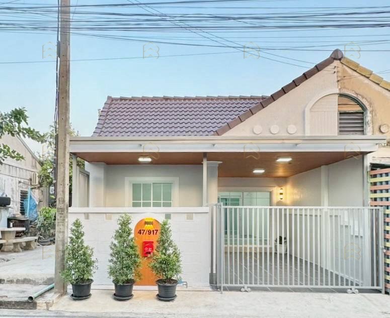 ขายทาวน์เฮ้าส์ 1 ชั้น หมู่บ้านร่มเงาไม้ ทำเลค้าขายได้ ติดถนนวัดลาดปลาดุก ตกแต่งใหม่ทั้งหลัง หลังบ้านวิวทุ่งนา - Image 2