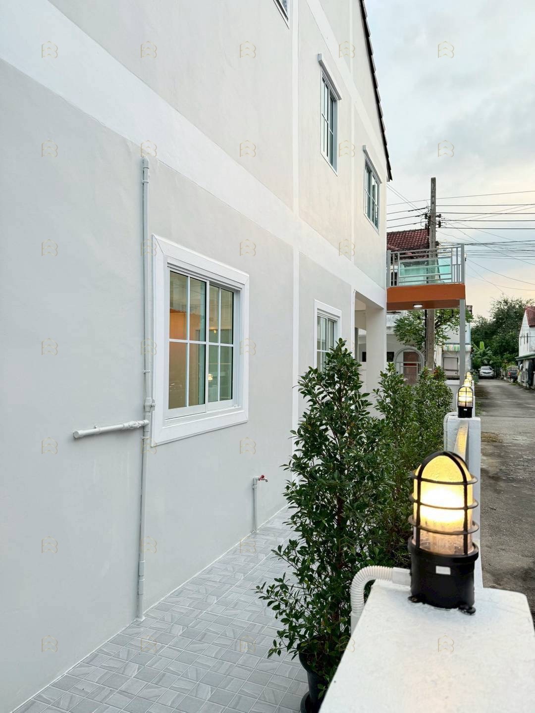 ขายทาวน์เฮาส์ 2 ชั้น หมู่บ้านนันทิชา 3/8 ทำเลบ้านกล้วย-ไทรน้อย หลังมุมพื้นที่กว้าง ตกแต่งใหม่พร้อมอยู่ - Image 6