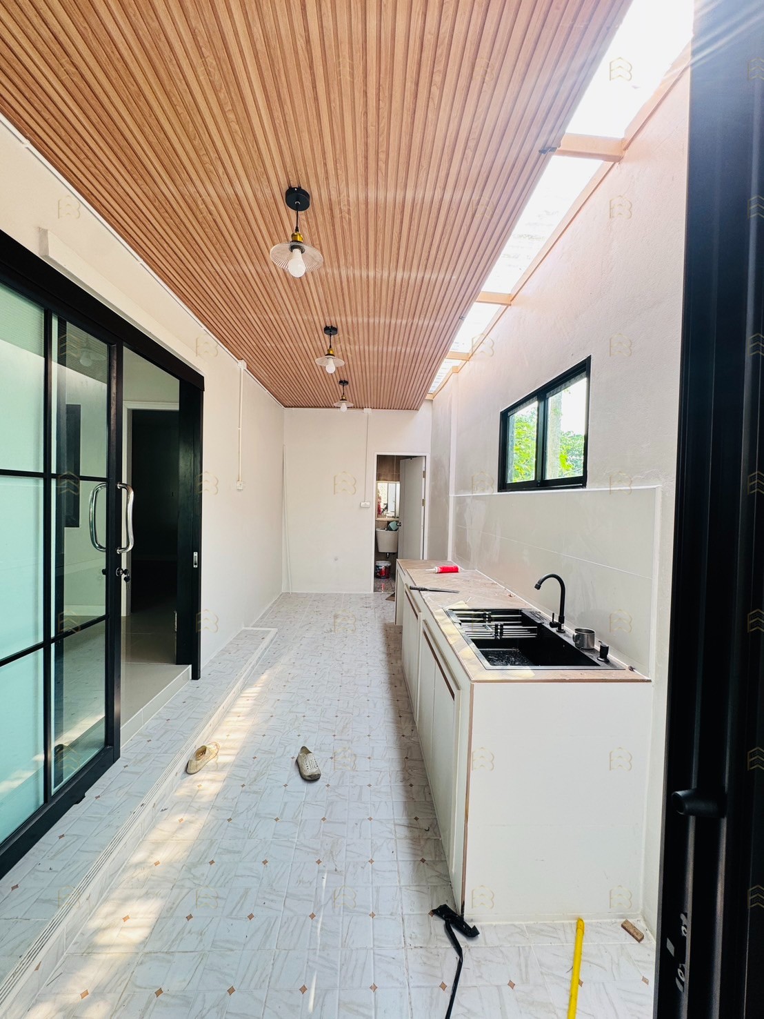 ขายทาวน์เฮ้าส์ 2 ชั้น หมู่บ้านเจ้าพระยา 9 ทำเลศักยภาพใกล้วัดสวนแก้ว หลังริมในส่วนตัวพร้อมระเบียงชมวิวด้านข้าง - Image 4