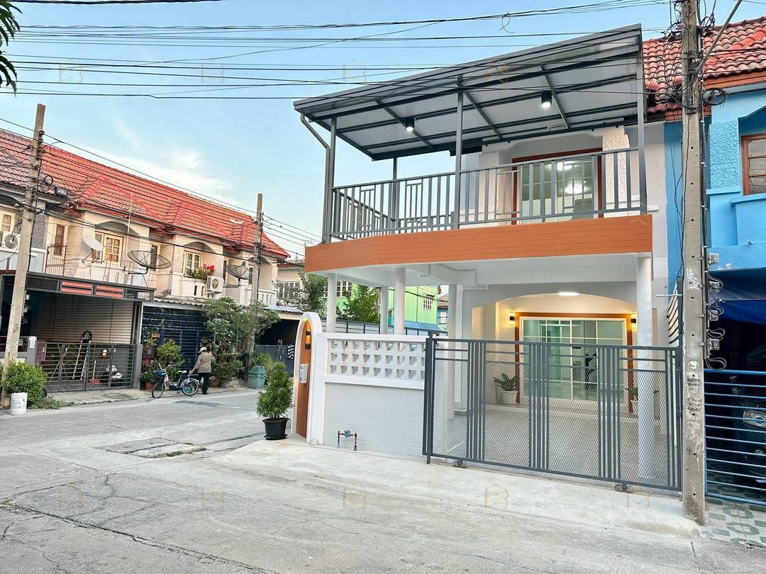 ขายทาวน์เฮ้าส์ 2 ชั้น หมู่บ้านกานต์มณี บางบัวทอง หลังมุมพื้นที่กว้าง ทำเลดีหน้าตลาดสดและต้นสายรถเมล์ - Image 3