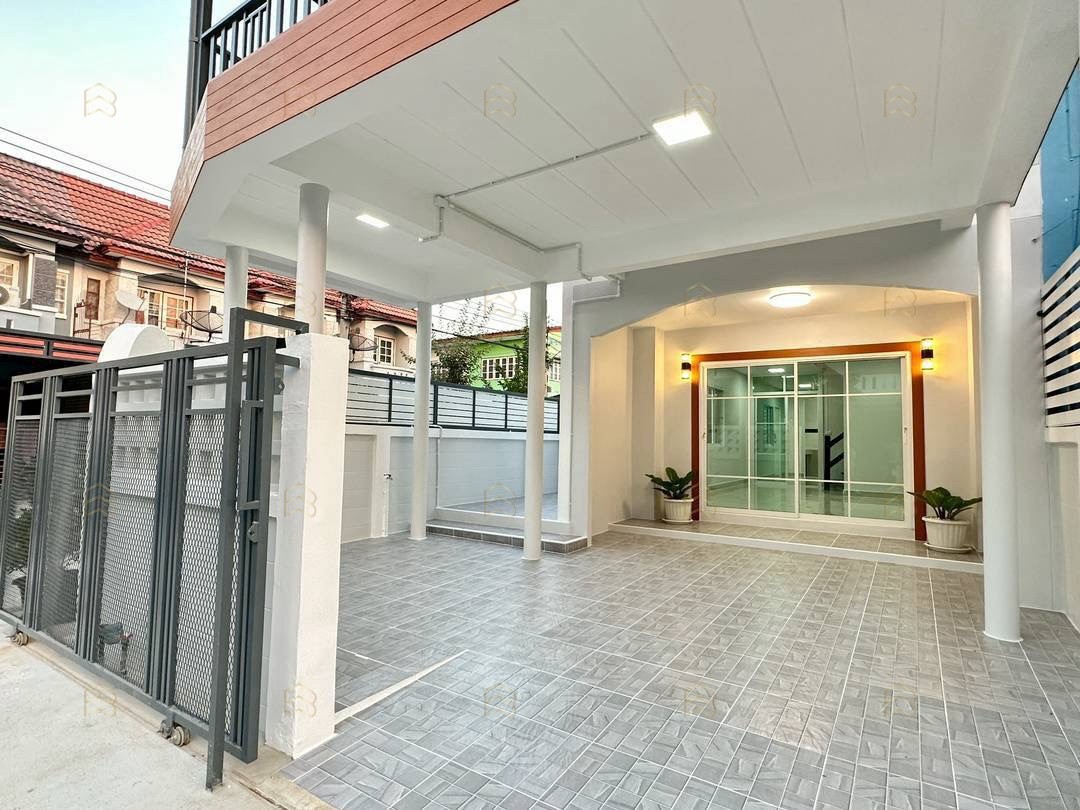 ขายทาวน์เฮ้าส์ 2 ชั้น หมู่บ้านกานต์มณี บางบัวทอง หลังมุมพื้นที่กว้าง ทำเลดีหน้าตลาดสดและต้นสายรถเมล์ - Image 5