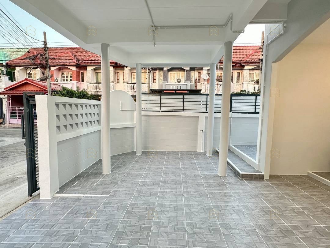 ขายทาวน์เฮ้าส์ 2 ชั้น หมู่บ้านกานต์มณี บางบัวทอง หลังมุมพื้นที่กว้าง ทำเลดีหน้าตลาดสดและต้นสายรถเมล์ - Image 6