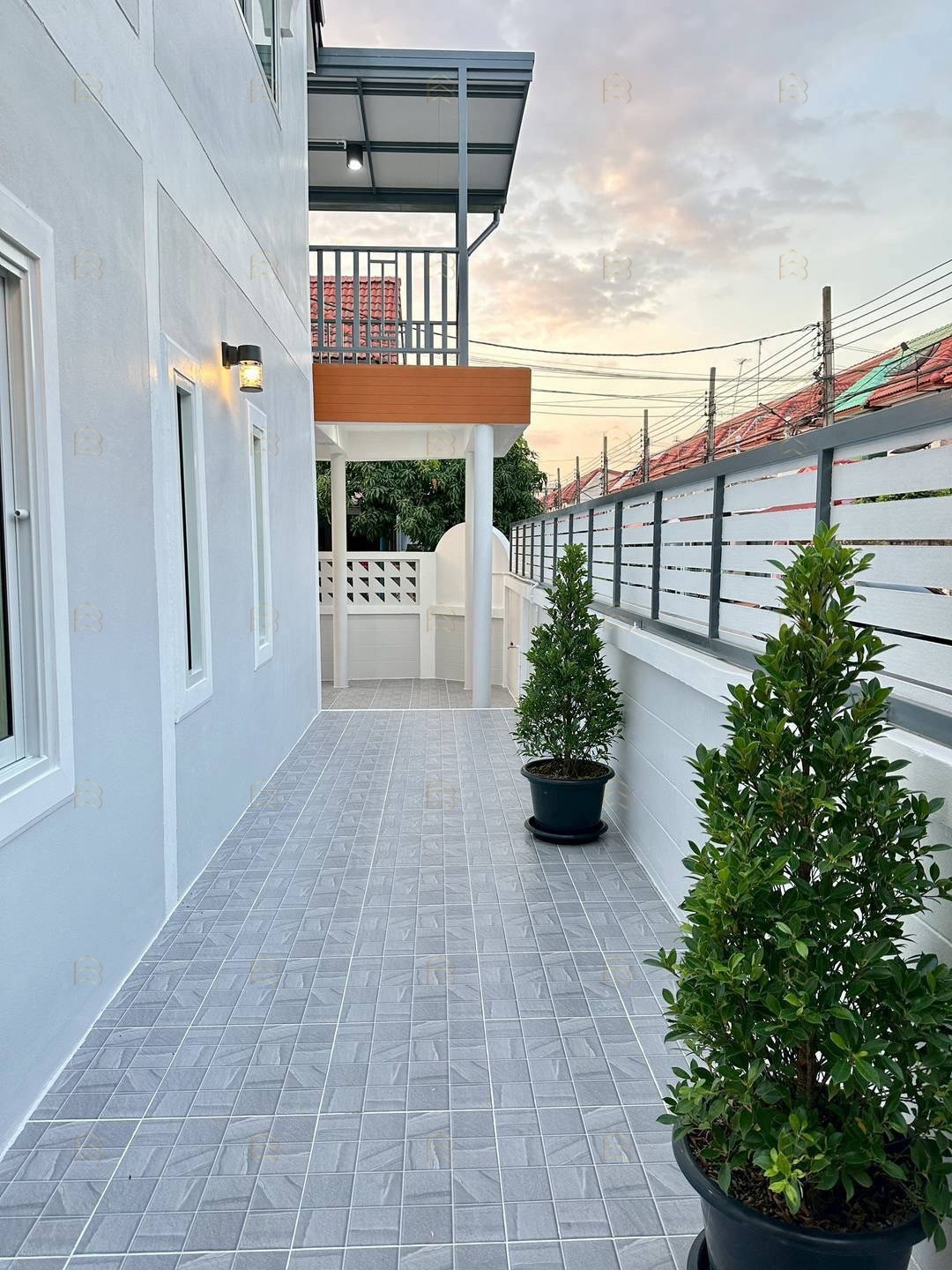 ขายทาวน์เฮ้าส์ 2 ชั้น หมู่บ้านกานต์มณี บางบัวทอง หลังมุมพื้นที่กว้าง ทำเลดีหน้าตลาดสดและต้นสายรถเมล์ - Image 8