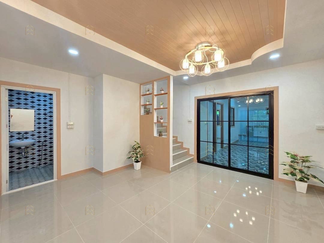 ขายทาวน์เฮาส์ 2 ชั้น หมู่บ้านพฤกษา 3 ถนนวัดลาดปลาดุก-บางบัวทอง ตกแต่งใหม่พร้อมอยู่ พื้นที่กว้าง 28 ตร.ว. - Image 5