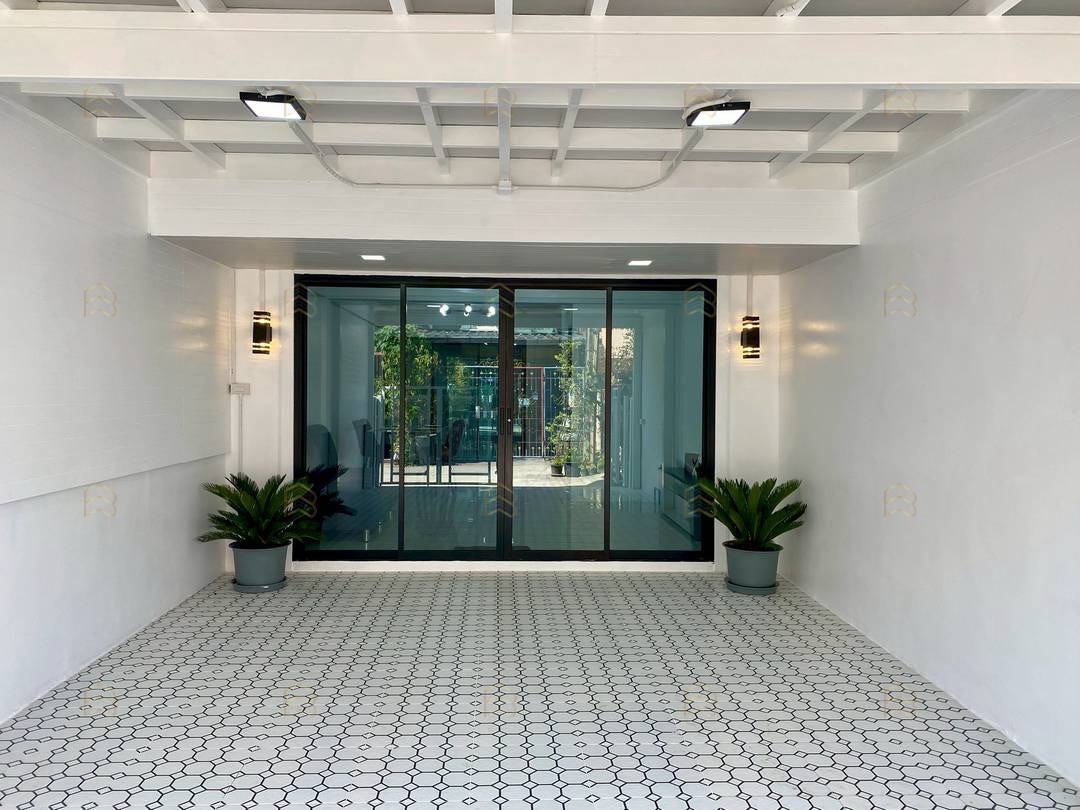 ขายทาวน์เฮ้าส์ 2 ชั้น หมู่บ้านบัวหลวง ทำเลศักยภาพสนามบินน้ำ ใกล้กระทรวงพาณิชย์และกองสลาก ตกแต่งใหม่พร้อมอยู่ - Image 4